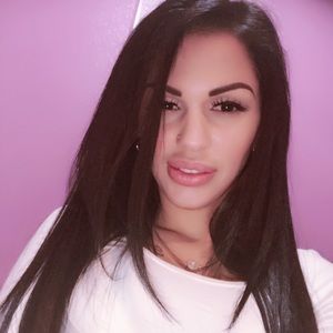 Meet your Posher, Roxana